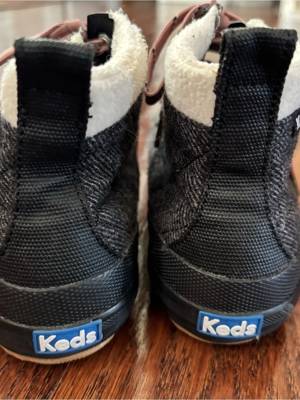 Keds Women's Black Lace-Up Ankle Sneaker Boots with Fuzzy Lining Size 8